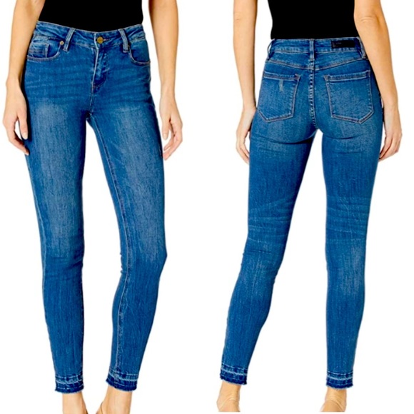 ⭐️Like New⭐️Kenneth Cole “Jess” Skinny Frayed Hem Ankle Jean - Picture 1 of 10